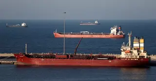 হরমুজ প্রণালিতে মাইন বসানো শুরু ইরানের, বিস্মিত ট্রাম্প প্রশাসন